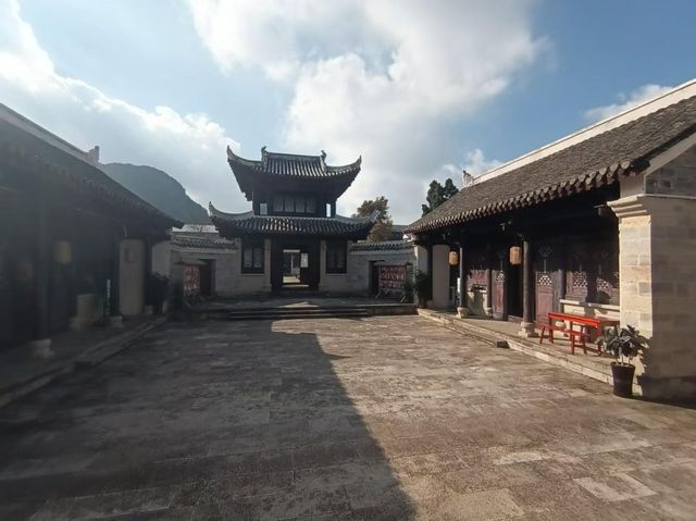 安龍試院。