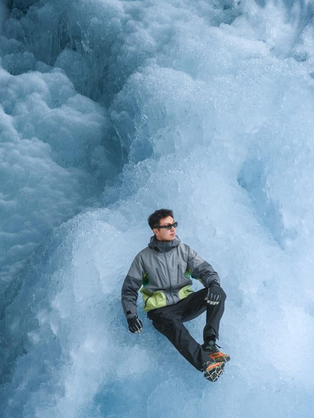 成都出發2h在白雪森林中發現藍冰瀑布