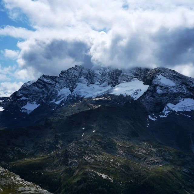 Alpine Hiking Adventures in Gran Paradiso National Park