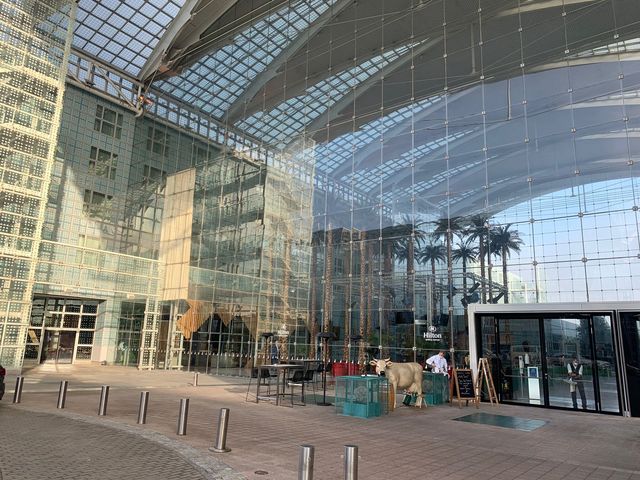 希爾頓慕尼黑機場酒店，入住一晚靠機場超方便！   地址：Terminalstrasse Mitte