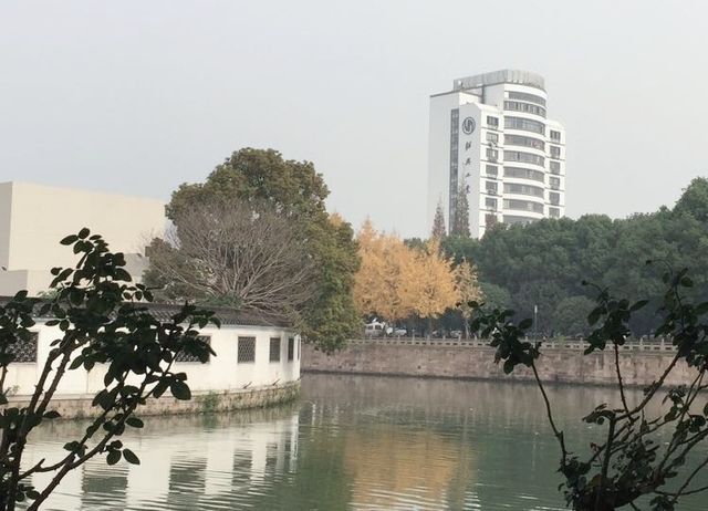 流淌著濃濃古越風情的紹興鹿湖園