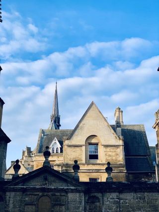 Discovering Oxford: A Millennium-Old Journey of Academia and Romance