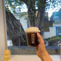 🇲🇴澳門官也街打卡推薦！大樹下的治愈系咖啡店parloir 58b☕️