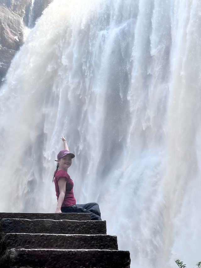 這是一份非常詳細的赤水丹霞大瀑布旅遊攻略，希望能助您暢遊這座「長江丹霞第一瀑」！