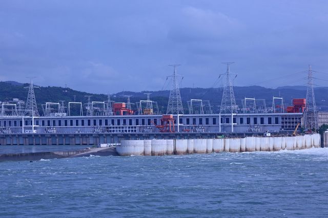 一江一島一晝夜，西壩藏盡溫柔與璀璨