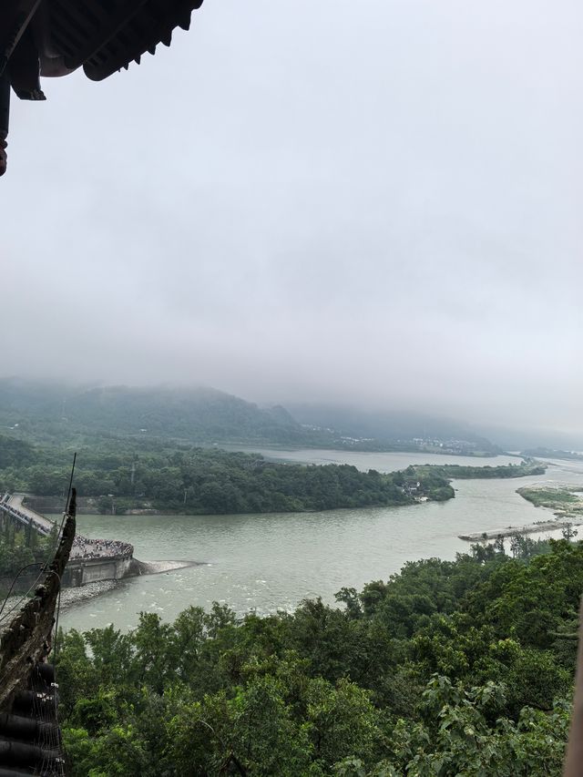 成都+都江堰+四姑娘山+稻城亞丁10日遊：從熊貓之都到天境之