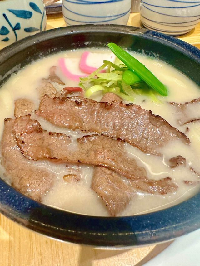三文魚肉比飯還多‼️廚師今天心情好好哇❣️