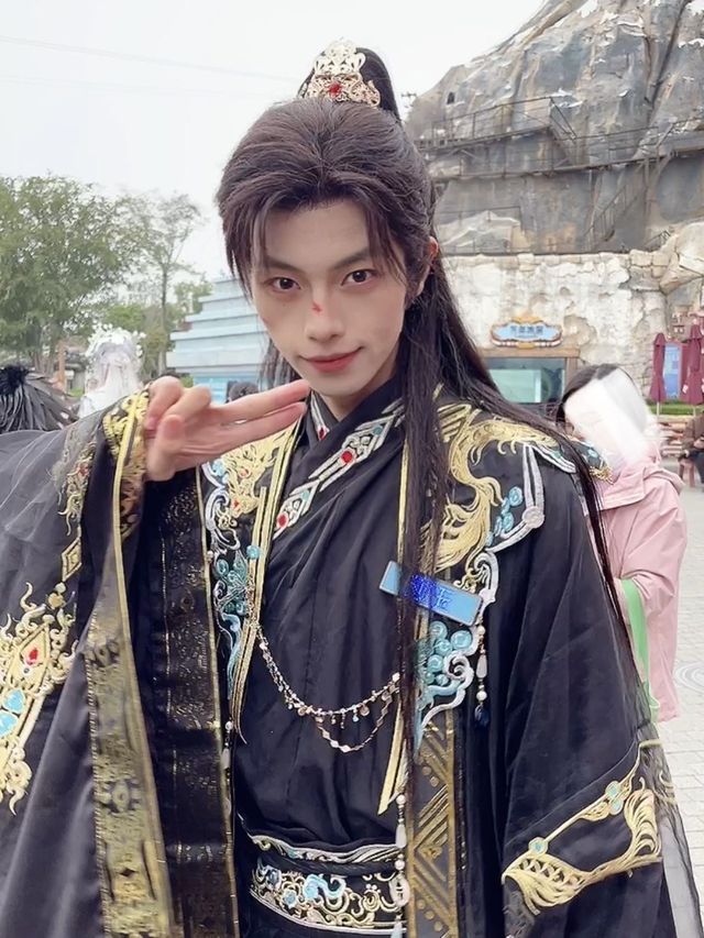 誰說襄陽沒帥哥美女 全都在奇幻谷了