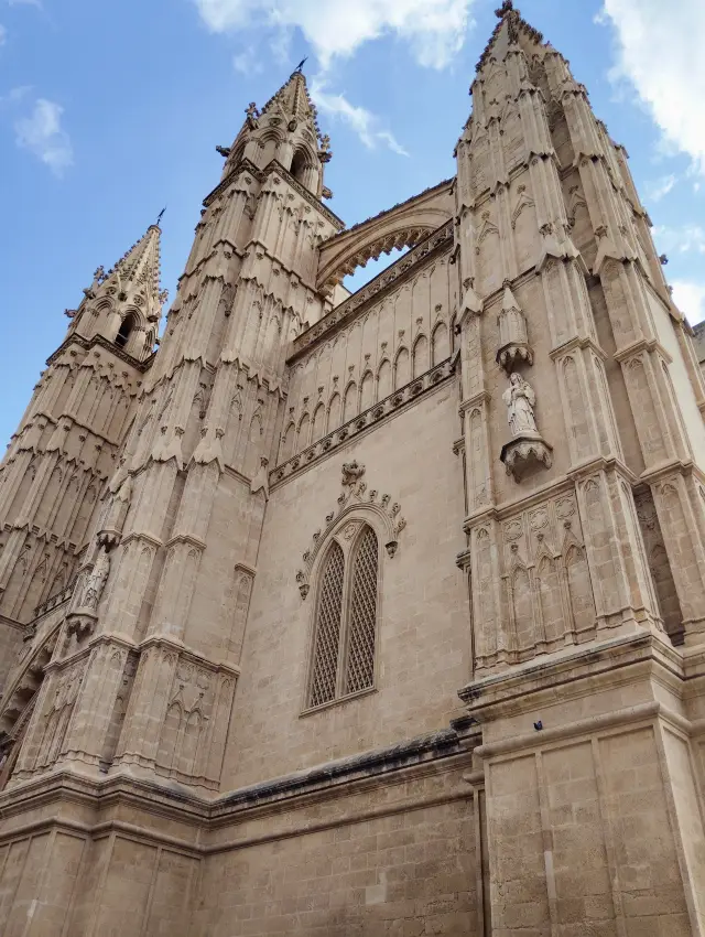 The Complexity and Details of European Churches