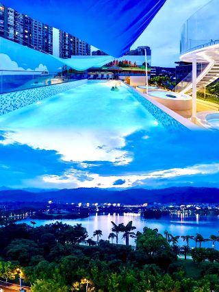 A must-stay for Maitreya vacations! A hot spring hotel next to Huquan Ecological Park, the rooftop pool is amazing!