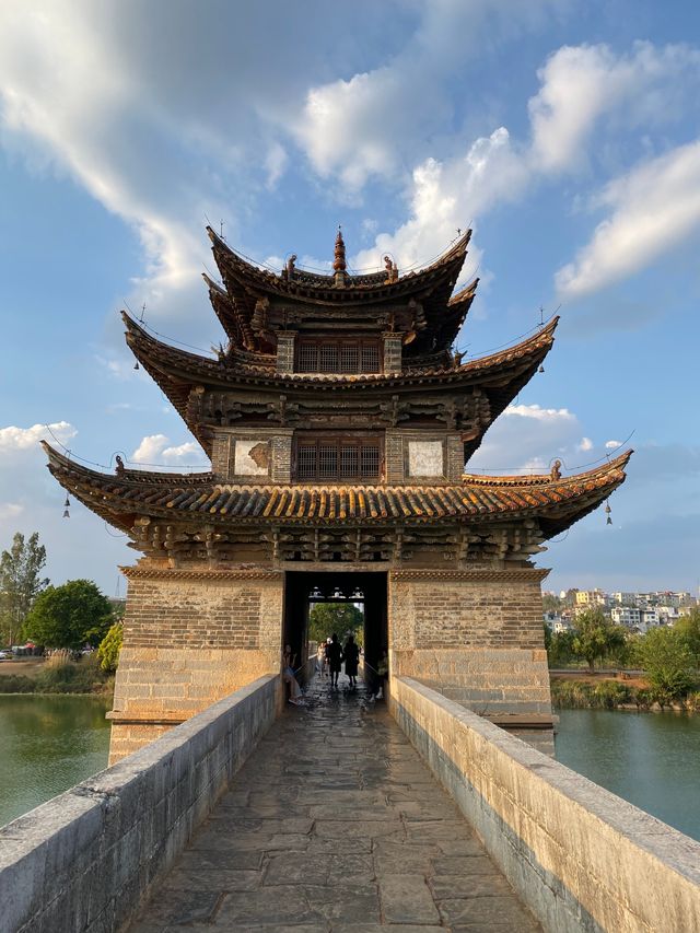 雲之南-建水古城外的雙龍橋和鄉會橋車站 雲之南-建水古城外的雙龍橋和鄉會橋車站