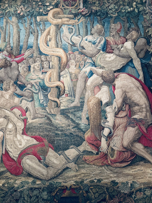 米蘭大教堂入內後免費的教堂博物館！！！