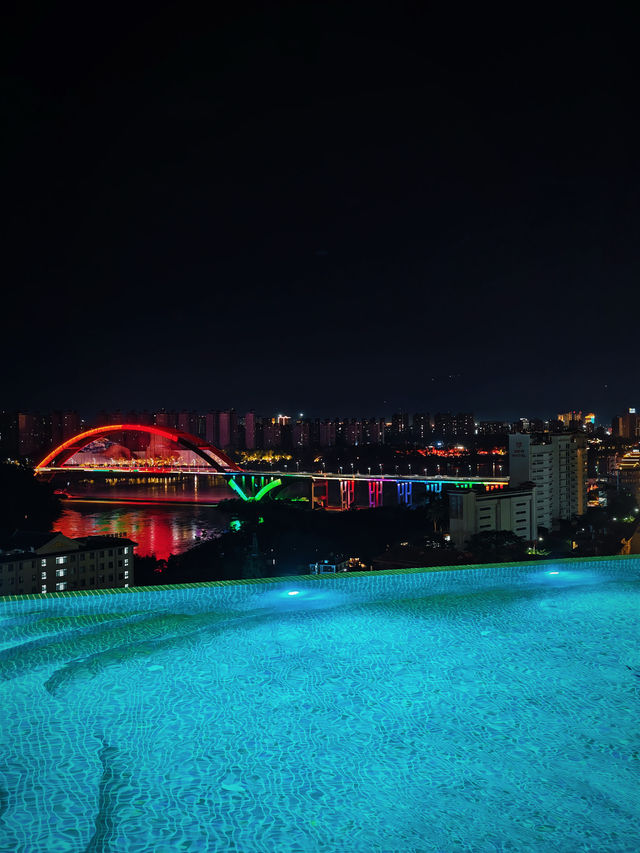 版納絕美懸崖酒店!我睡在雲端看湄公河夕陽 版納絕美懸崖酒店!我睡在雲端看湄公河夕陽