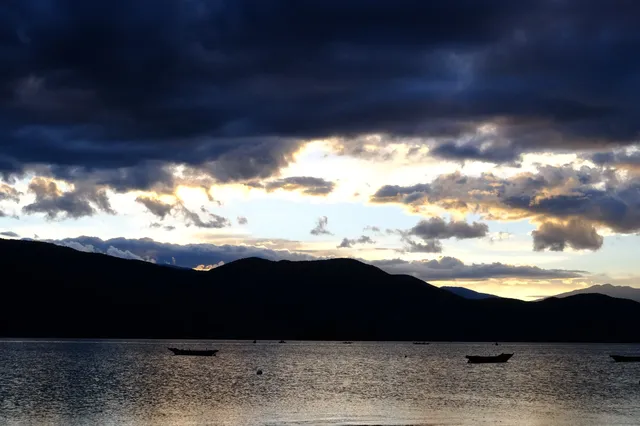 瀘沽湖日落天花板|女神灣的黃昏美到失語 瀘沽湖日落天花板|女神灣的黃昏美到失語