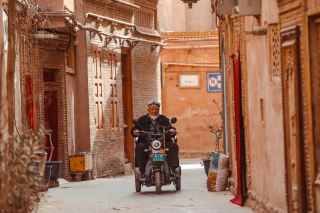 Kashgar Old Town: Quiet Moments in the Alleyways