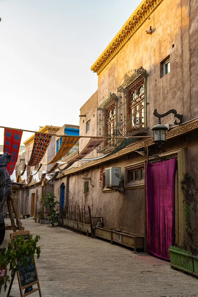 闖進了一千零一夜的夢境裡