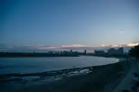 這個城市還有兩副面孔呢