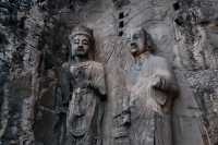 警告!別輕易與他對視——龍門十七米佛顏殺!