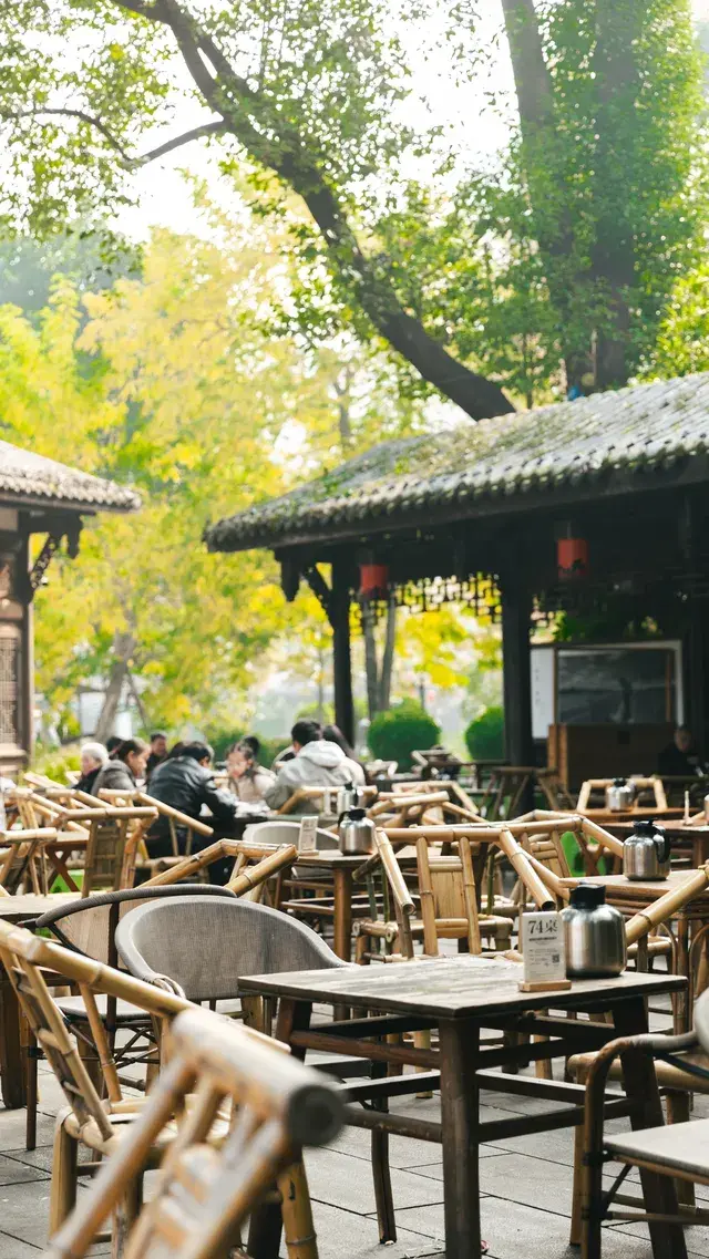 在成都茶舖坐了一下午,我卻莫名有想哭衝動 在成都茶舖坐了一下午,我卻莫名有想哭衝動