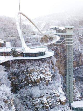 Draped in silver, the prelude to the Tanxi Mountain Wild Ice Waterfall Festival has already begun