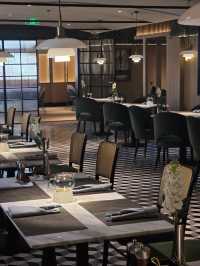 Отель с изысканным рестораном внутри.