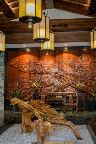 Исследуйте археологический комплекс Саньсиндуй, остановитесь в гостинице Xiecheng Inn и проведите чудесную ночь в Гуанхане!