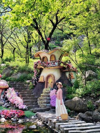 Step into a springtime fairy tale world! The ultimate nanny guide to Shenniu Grand Canyon is here