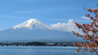旅行は全体的に非常に満足のいくもので、とてもスムーズに進みました。実際、基本的には無料の旅行で、往復航空券とホテルは自分で選ぶ必要があり、ホテルの場所やクラスによって料金が異なります。