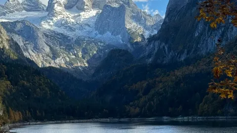 "Thiên đường ngọc lục bảo" bên cạnh Hallstatt | Ghi chú du lịch về hồ Gosau, Áo Nếu Hallstatt là một câu chuyện cổ tích sống động trên bưu thiếp, thì... — traveler post in Styria