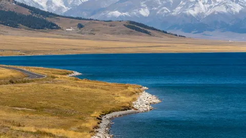Don't stress about what to wear for Sayram Lake — you don't need most of that stuff at all — traveler post in Bortala