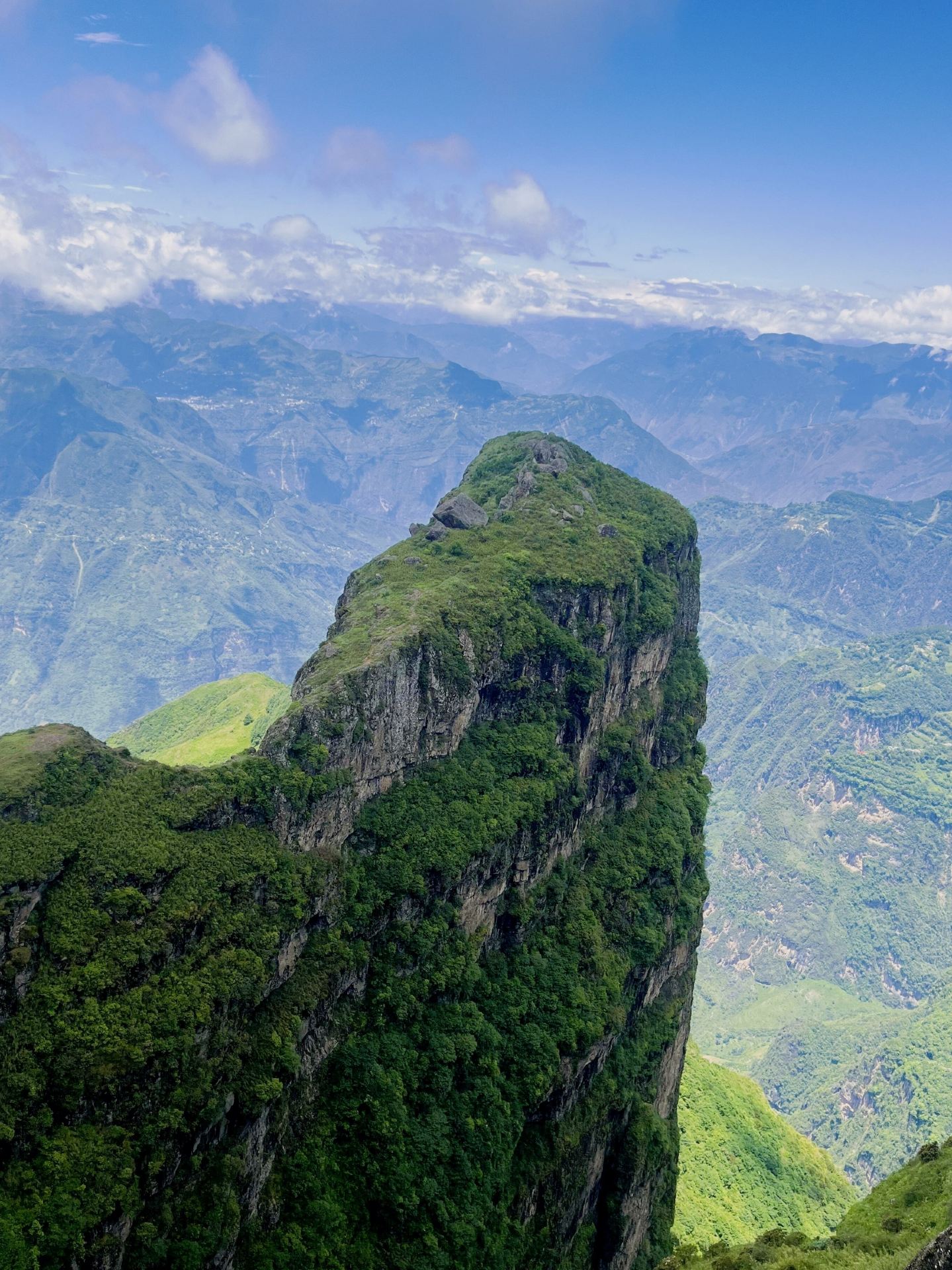 Dashanbao: Essential Guide for Summer Escapes and Sea of Clouds