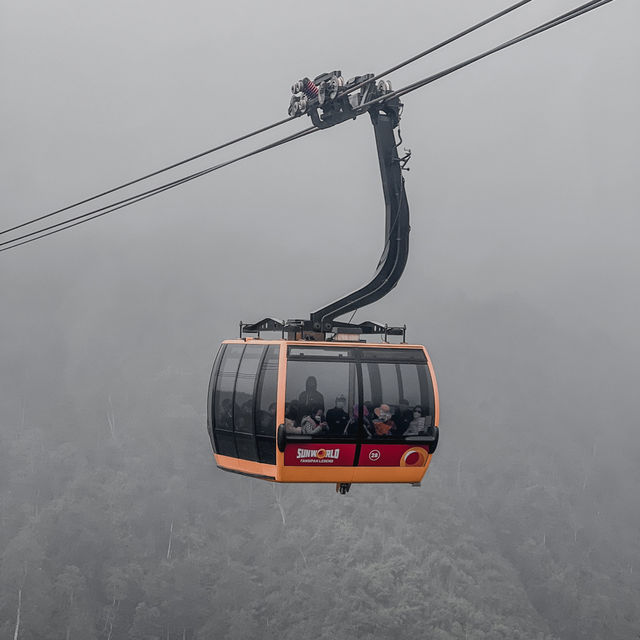 พิชิตยอดเขาฟานซิปัน (Fansipan Mountain)🏔️