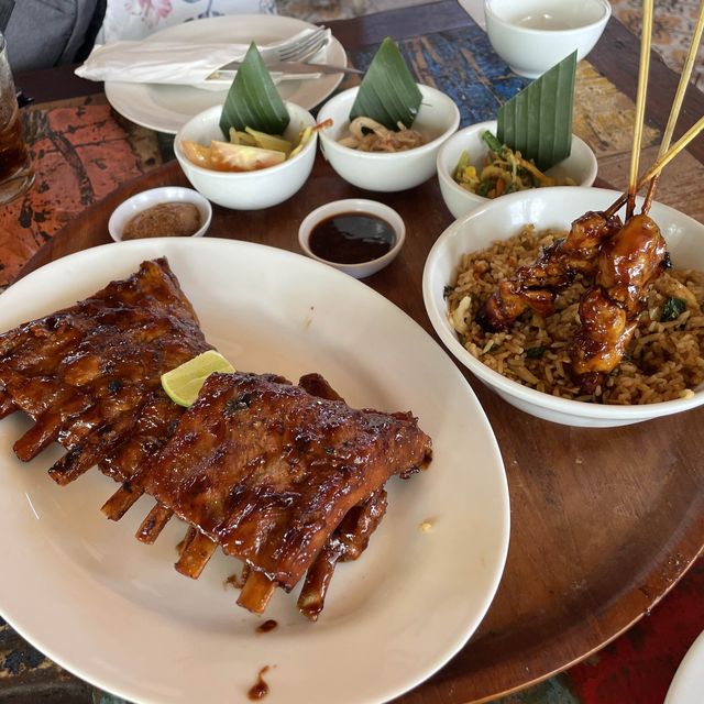 발리여행 한번씩은 먹어보는 폭립맛집 와룽니아