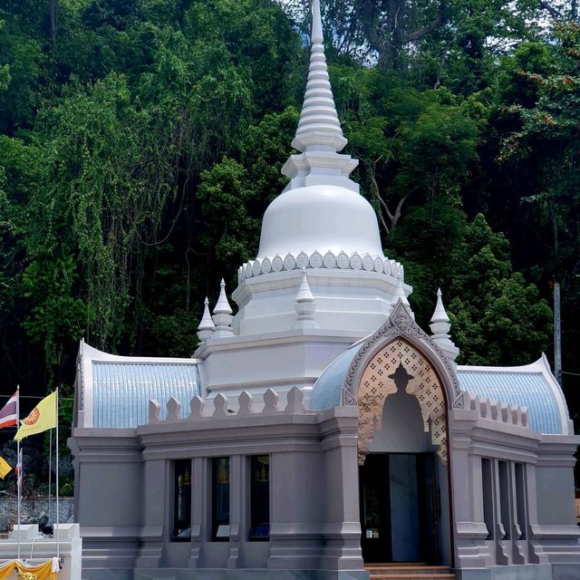 วัดเขาขุนพนม