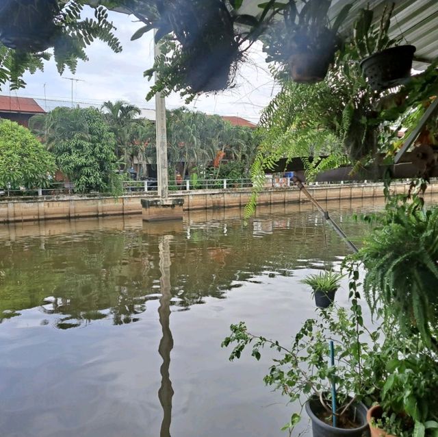 ตลาดเก่าหัวตะเข้ สโลไลฟ์ไปด้วยกัน