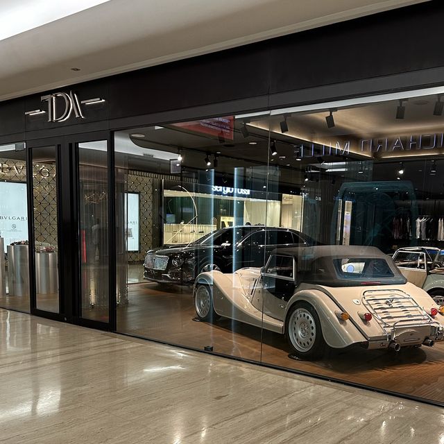 Luxury Mall at Jakarta to shop at :)