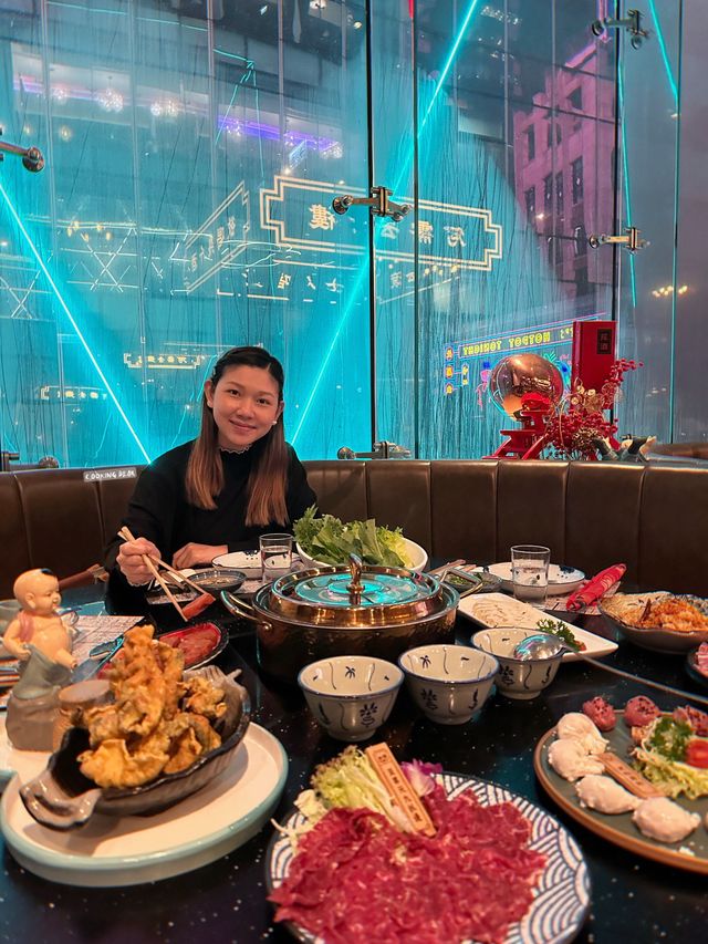🧸🌞｜打卡火鍋店｜成班老友一齊去滾😆