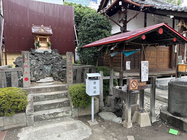 東京・押上。スカイツリーが写り込む景色『押上天祖神社』