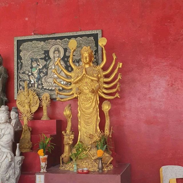 นมัสการ พระพุทธรูปหยกขาว 