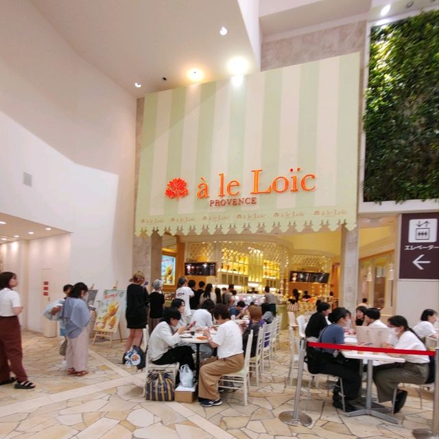 梅田でクレープ食べるならここ！à le Loïc　阪急うめだ本店

