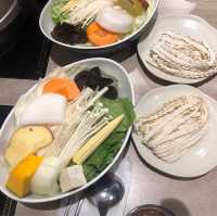 高貴不貴的書香味火鍋：雞湯大叔信義誠品店