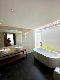 Our Bintan villa comes with a private pool 😍
