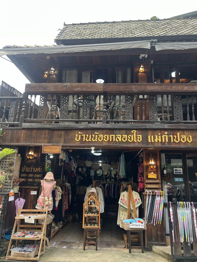 เที่ยวหมู่บ้านแม่กำปองหน้าฝน มู้ดดีมาก 🌧️☔️🏡