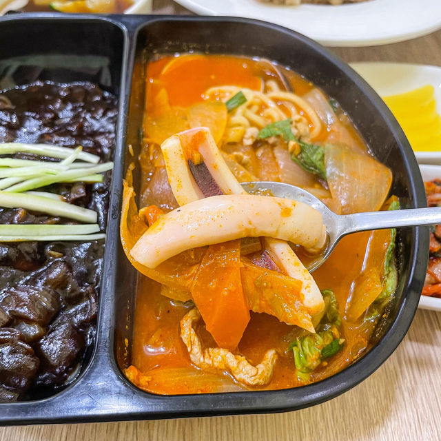 台北美食｜炸醬麵炒碼麵一次滿足，新莊新開幕韓式料理🌟