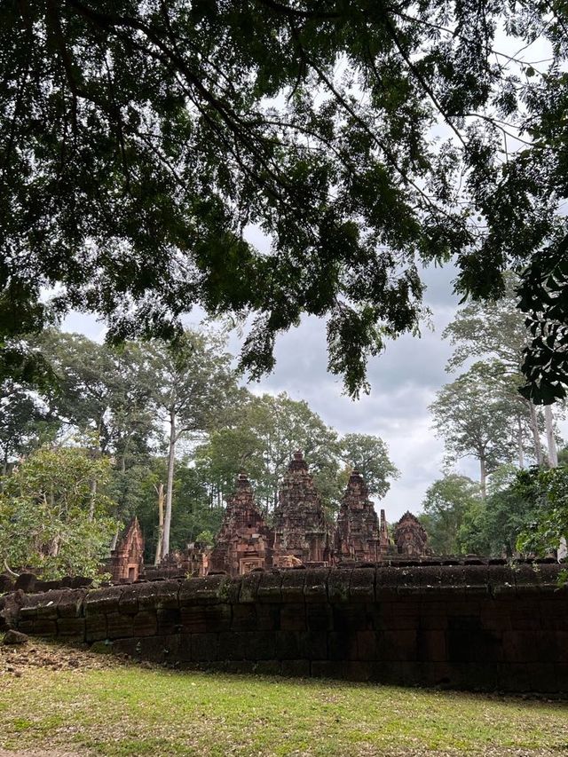 ปราสาทหินสีชมพู วิจิตรงดงาม เก่าแก่กว่าพันปี