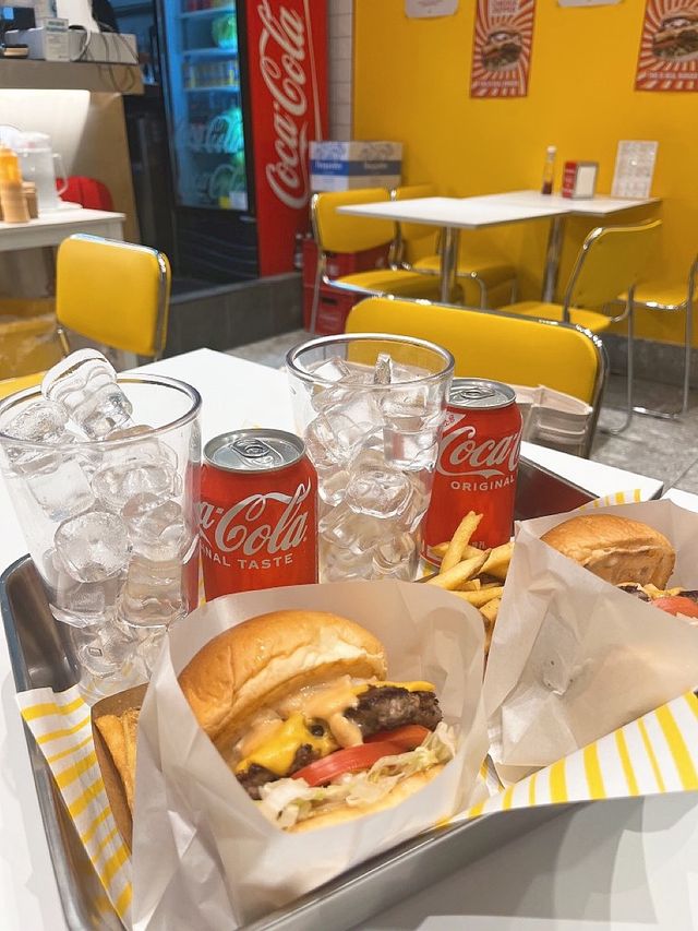 수제버거에 진심인 사람들 여긴 꼭 가야해 수제버거 맛집 체다페퍼