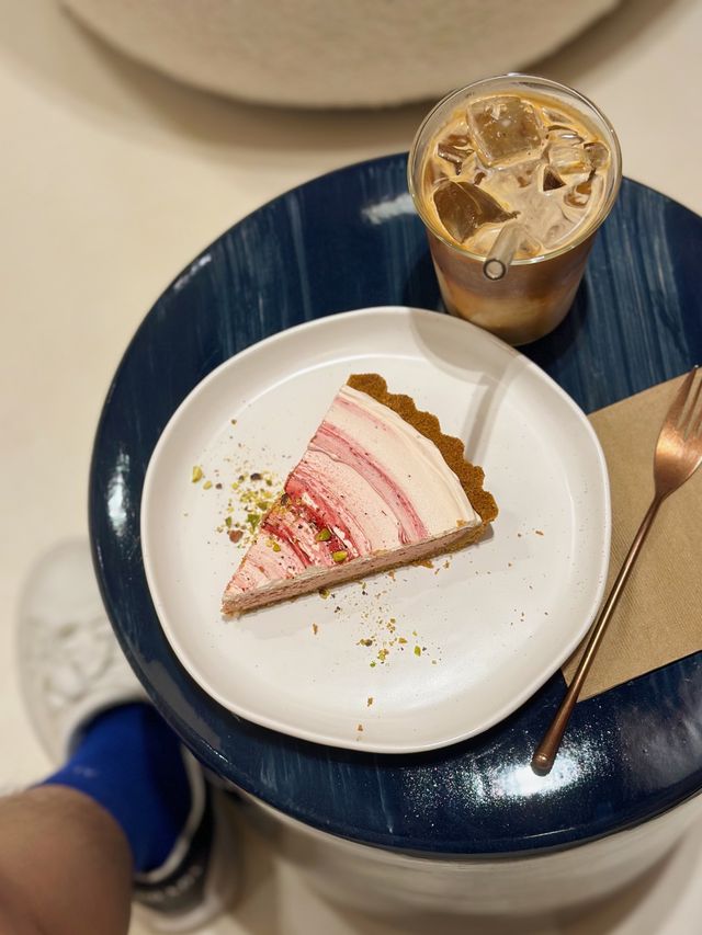 🇸🇬 | The super artistic pies cafe
