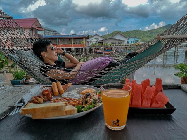 The Boathouse บางเสร่ สัตหีบ 