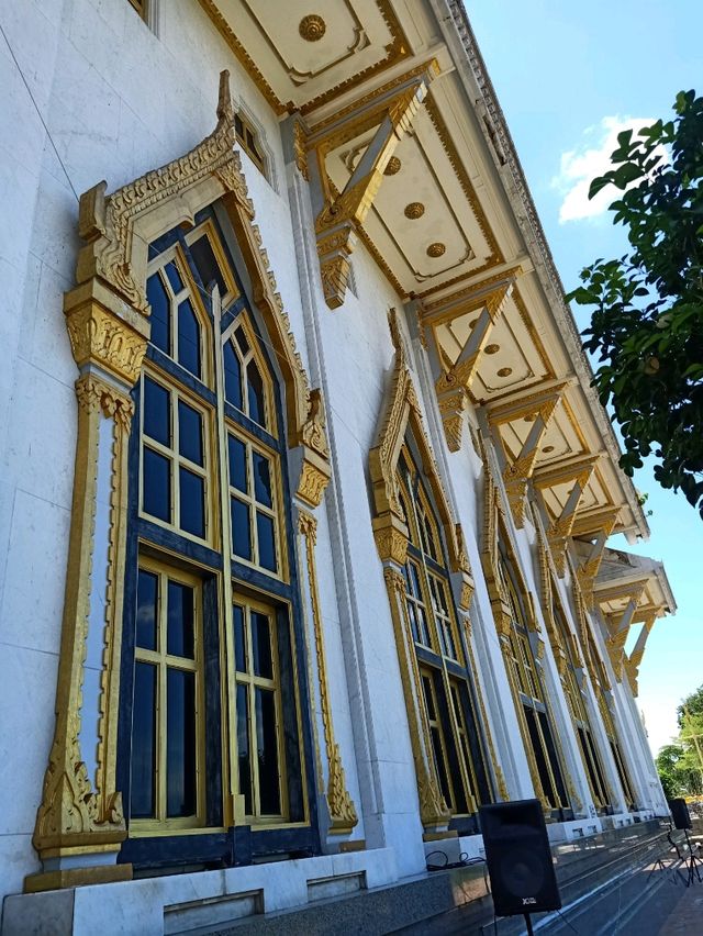 ไหว้พระขอพรที่วัดหลวงพ่อโสธร จังหวัดฉะเชิงเทรา