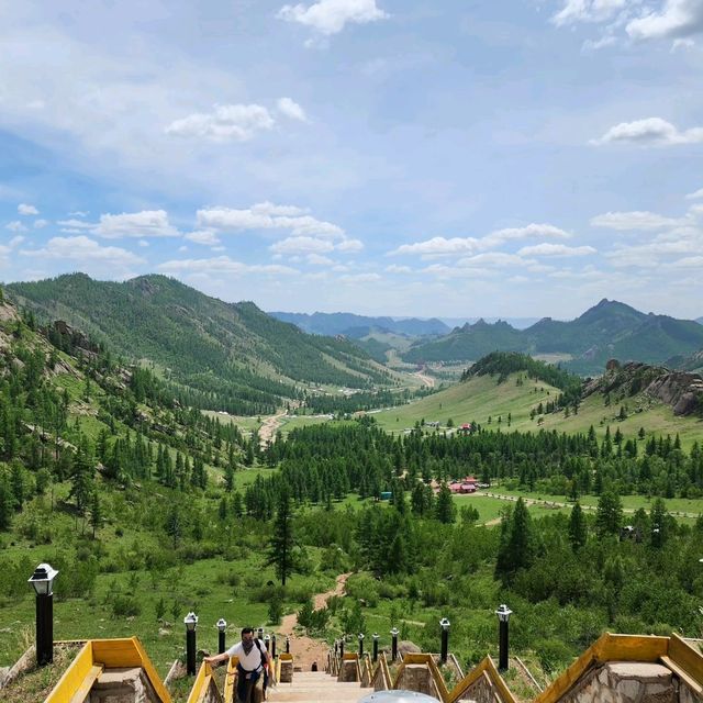 몽골의 6월, 테를지국립공원과 만쥬시르수도원